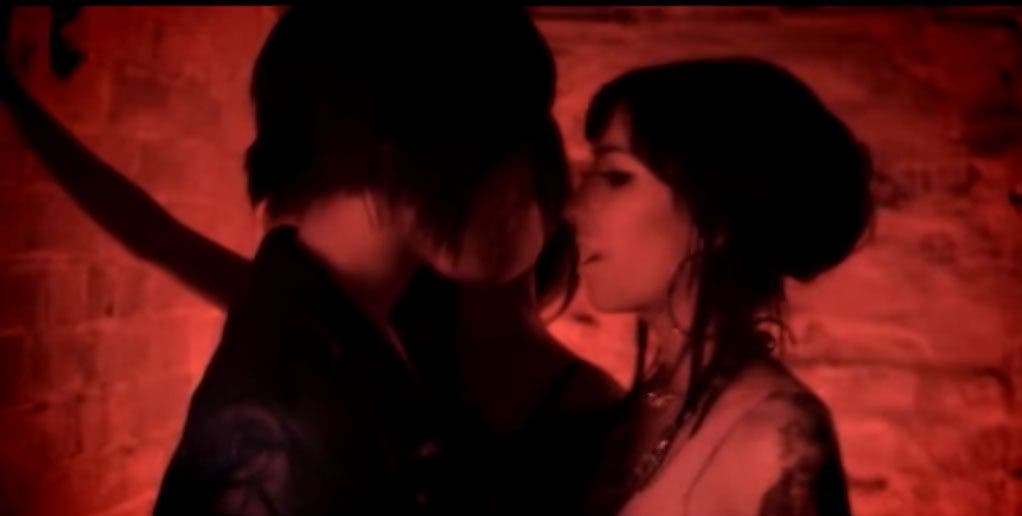 El nuevo vídeo de «The Veronicas» es de lo más lesbicanario