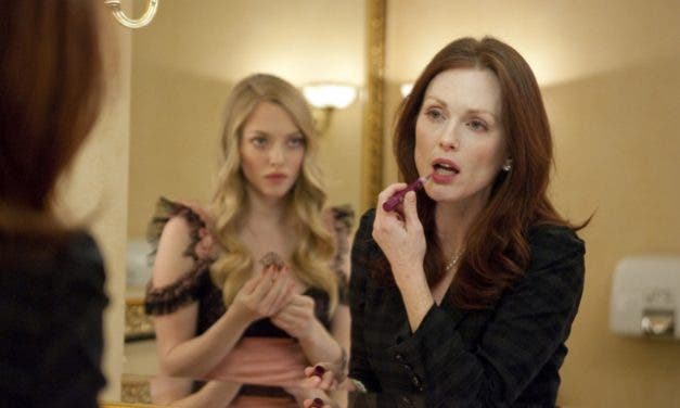 Julianne Moore y Amanda Seyfried en el trailer de Chloe