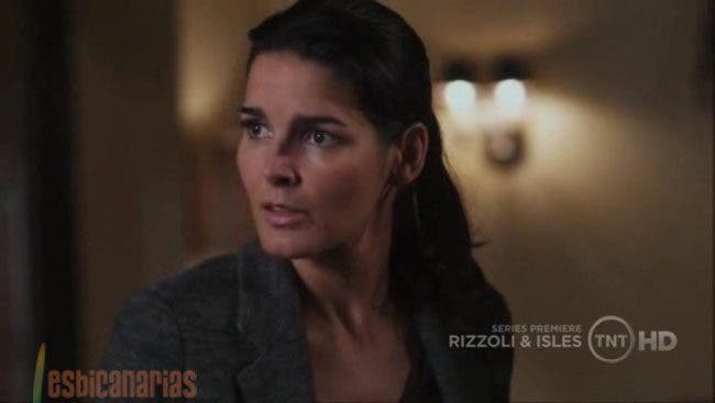 Rizzoli Isles 1x01 03