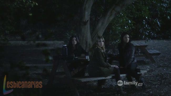 Pretty Little Liars 1x22 08