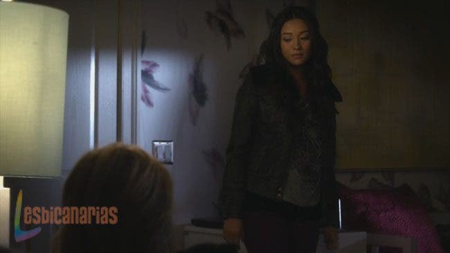 Pretty Little Liars 2x22 01