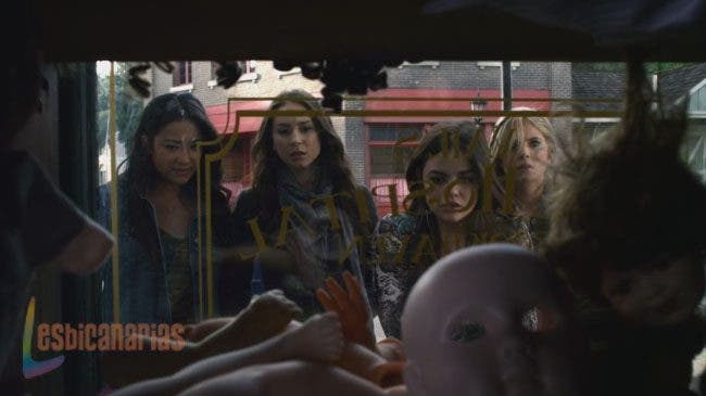 Pretty Little Liars 2x22 11