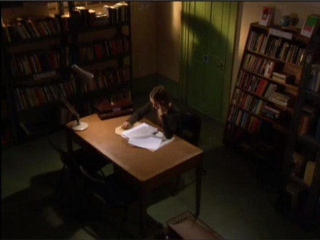 BG 2x07 Helen en biblioteca echándole horas al caso Wade