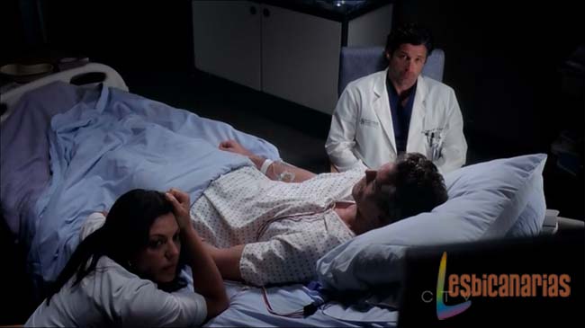 Callie y Derek con Mark muerto