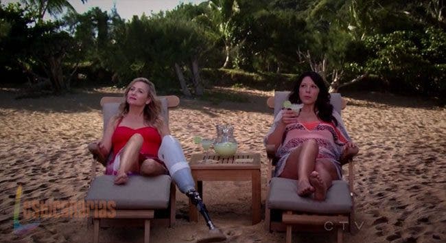 Callie y Arizona en la playa