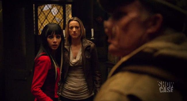 Kenzi y Lauren con el Fae Cerdo