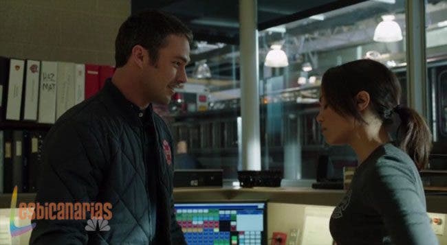 Dawson y Severide hablando del problema