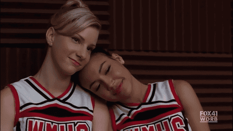 Brittany y Santana compromiso