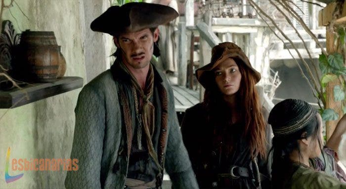 Anne Bonny y Calico Jack en Black Sails