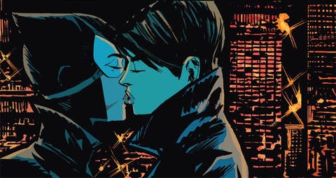 Catwoman sale del armario como bisexual