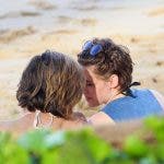 Kristen Stewart y Alicia Cargile en la playa