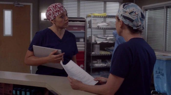 Callie hablando con Meredith