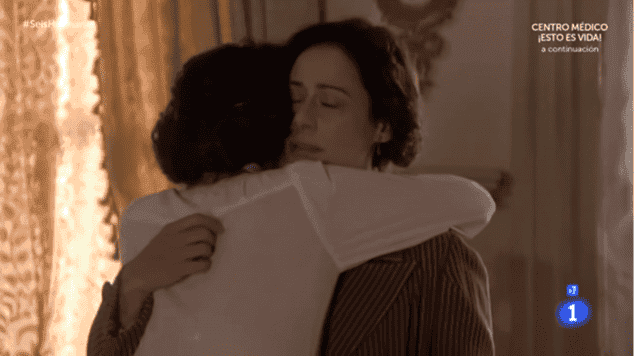 celia y aurora abrazo