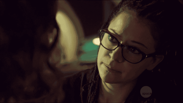 cosima habla con kira