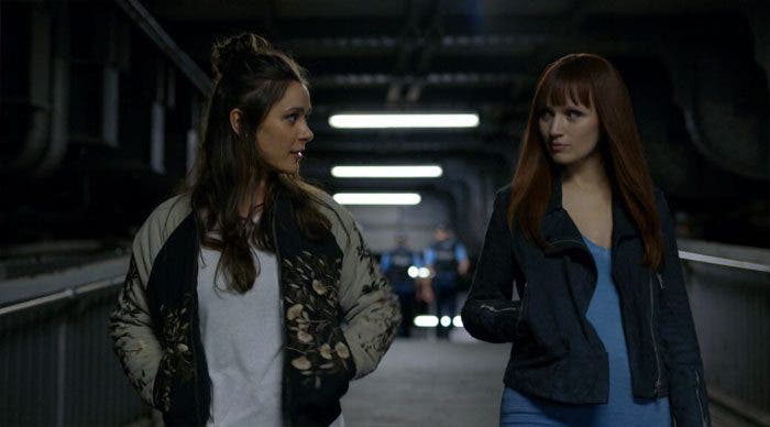 Niska y Astrid: la pareja lésbica de Humans