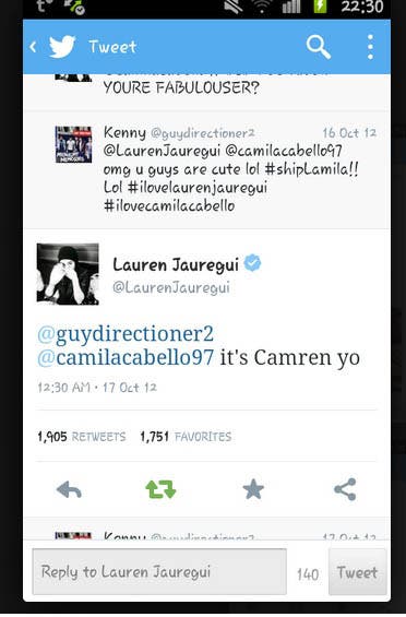 Lauren Jaureguí utilizando el Hashtag Camren