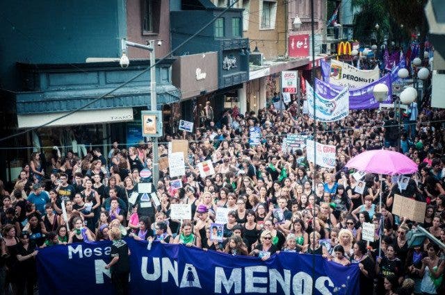 Foto aerea manifestación feminista argentina