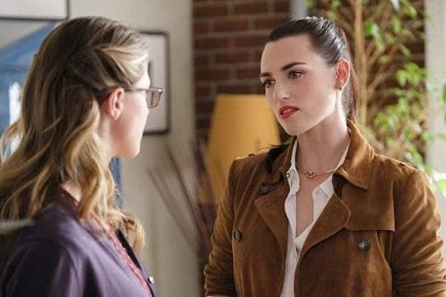 Katie McGrath será regular en la temporada 3 de Supergirl