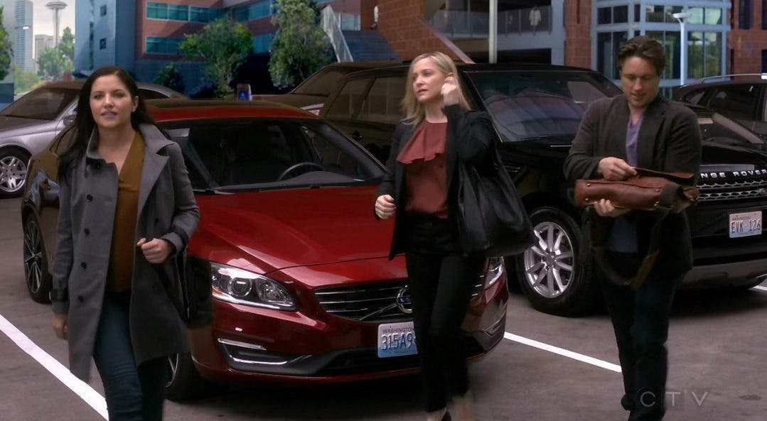 Arizona y Eliza llegando al hospital