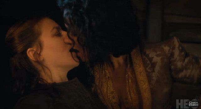 Yara y Ellaria se besan en Game of Thrones