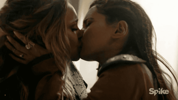 Eretria y Lyria beso compressor