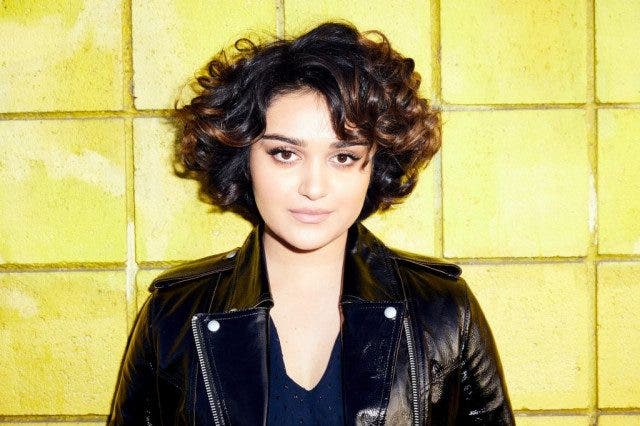 Ariela Barer sale del armario