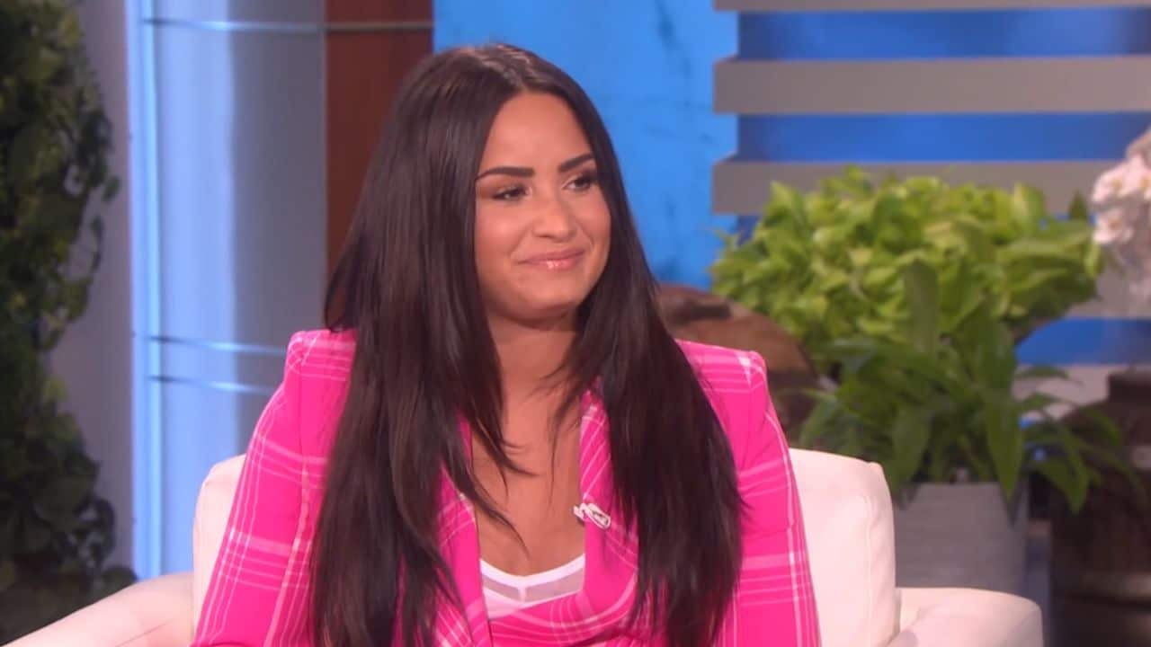 Demi Lovato eligió a una chica jugando «¿Con quién preferirías?» con Ellen