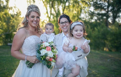 Boda pareja lésbica con niños