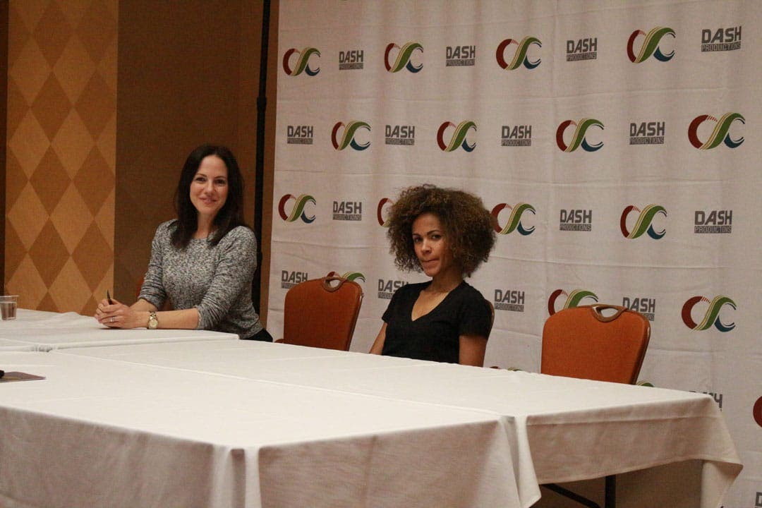 Prensa Lost Girl Clexacon