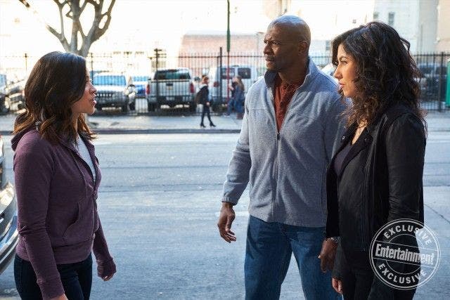 Rosa caerá rendida ante Gina Rodriguez en Brooklyn Nine-Nine