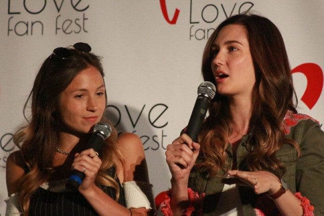 Katherine Barrell y Dominique Provost Chalkley 1