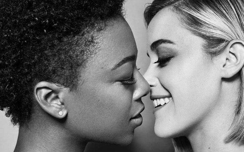 Samira Wiley y Lauren Morelli beso2