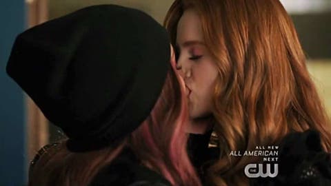 Riverdale: Cheryl Blossom es oficialmente lesbiana