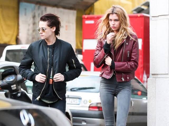 Stella Maxwell y Kristen Stewart