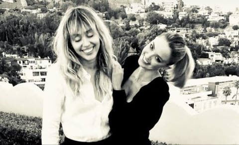 Kaitlynn Carter celebra su cumpleaños 31 junto a Miley Cirus