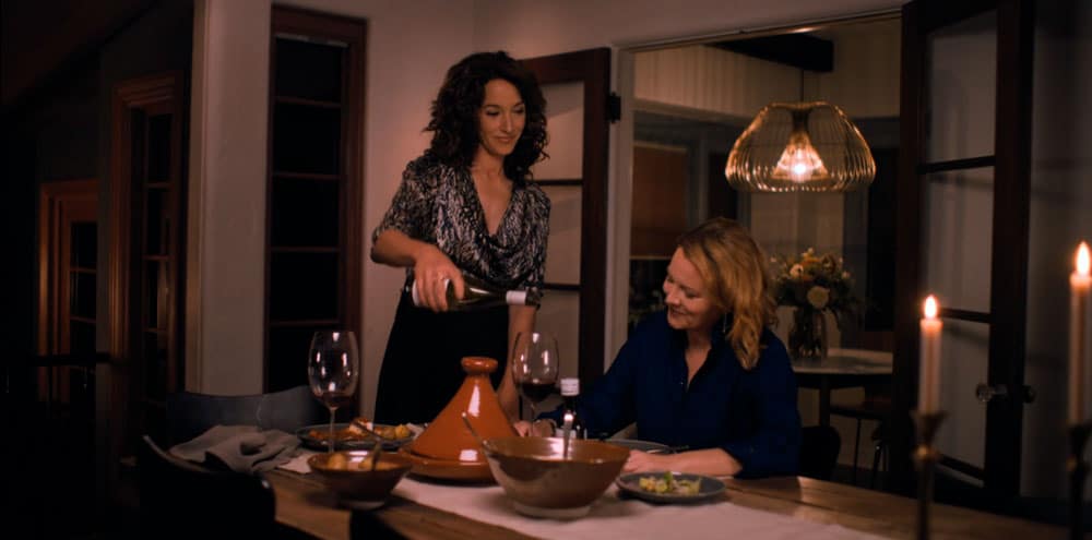 Tibette cenando