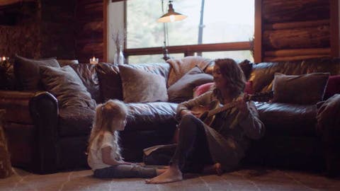 Brandi Carlile y su hija Evangeline