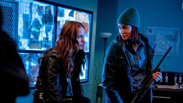 Nicole y Wynonna Earp