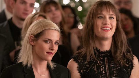 Kristen Stewart y Mackenzie Davis en Happiest Season