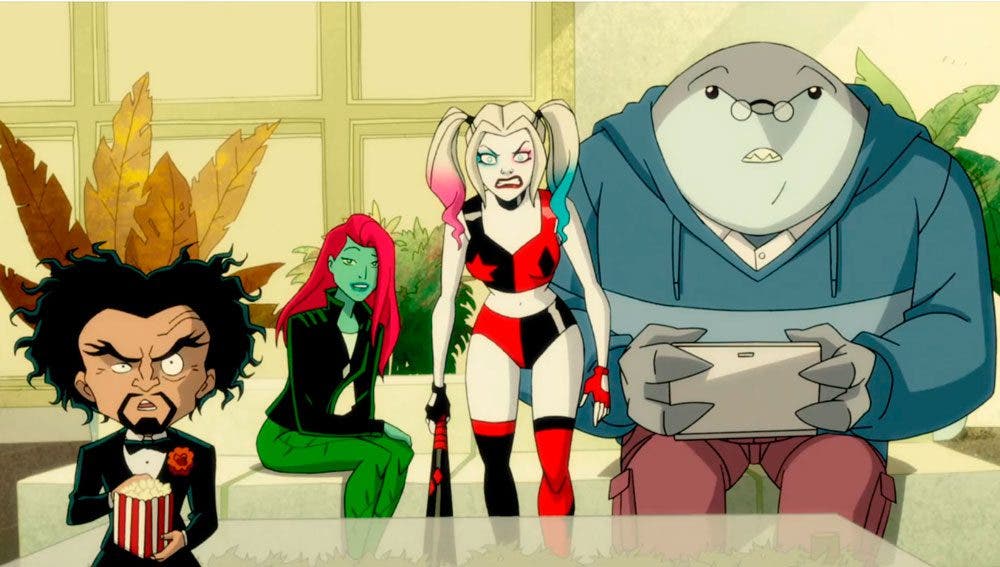 Harley Quinn y Poison Ivy mirando televisión