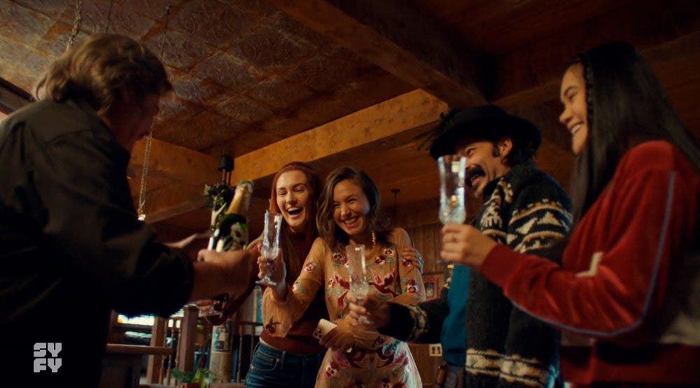 Wayhaught celebrando su compromiso