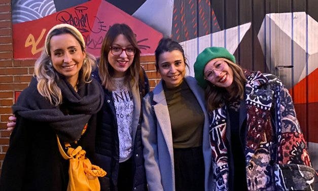 Una chapita, una foto y una tarde muy divertida… quedada con las chicas «el contacto cero»