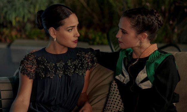 Irma Vep resumen de episodio 1×01 «La cabeza cortada»