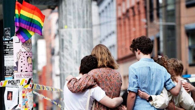 Orgullo LGBT personas tristes Oslo