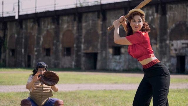 Chicas jugando beisbol