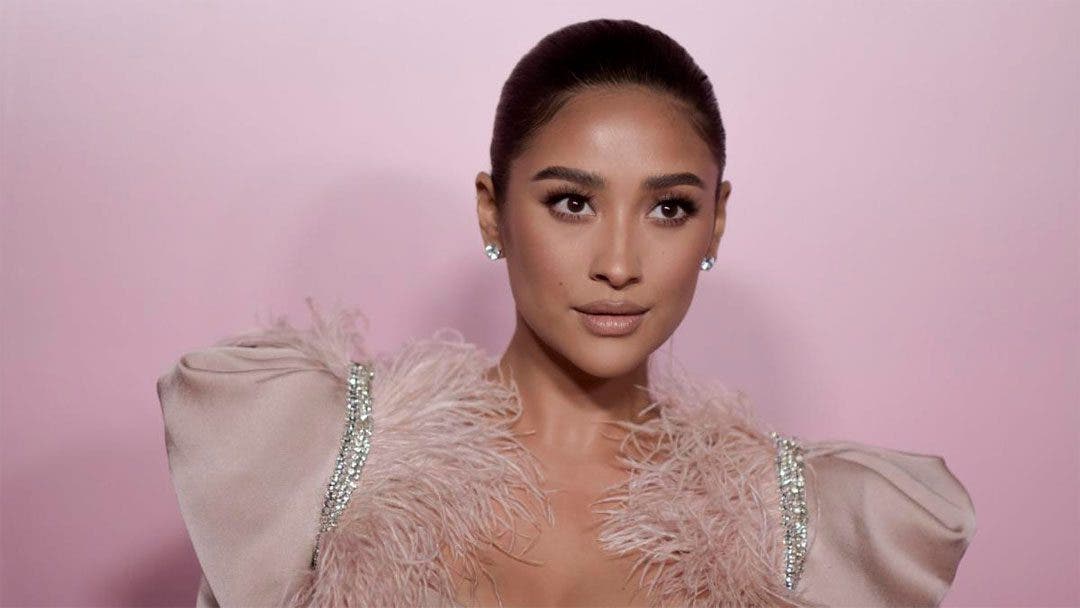 Shay Mitchell revoluciona Tik Tok y ¿sale del armario como bisexual?