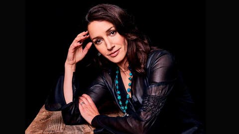 Jennifer Beals